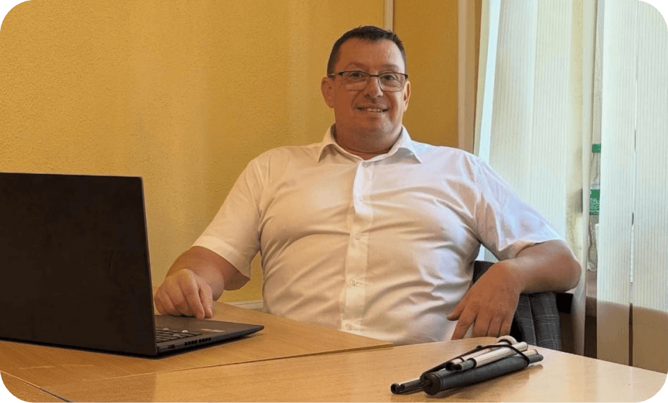 Sebastian [Oswoić Ciemność — Zobaczyć Codzienność]